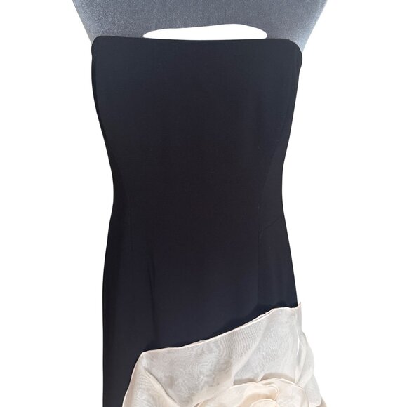 Andreas Fashions L.A.  Strapless Ball Gown  With Ruffled Flower Design Size M - Picture 6 of 9